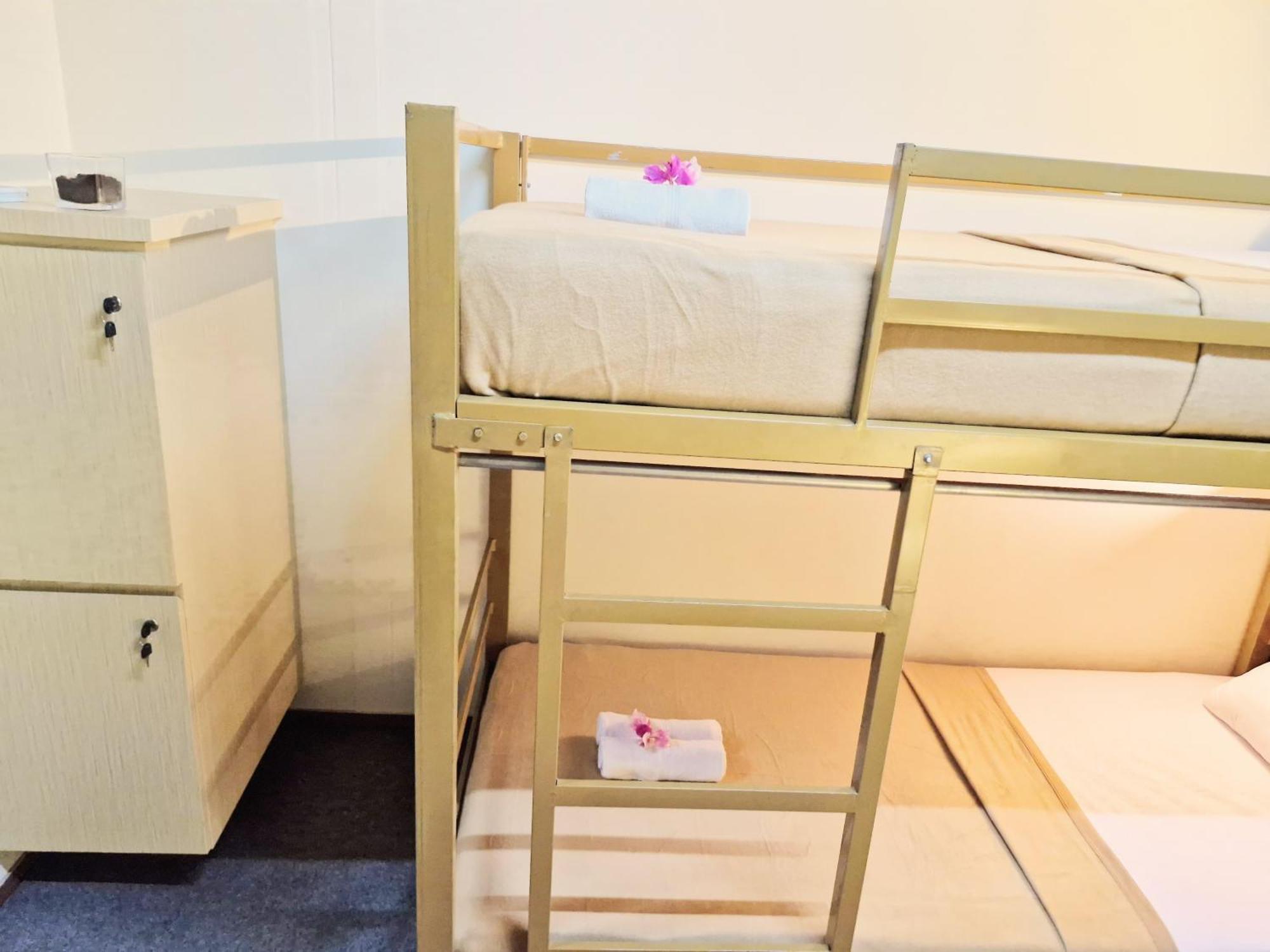 Karcof Container Hostel سينغيغي المظهر الخارجي الصورة