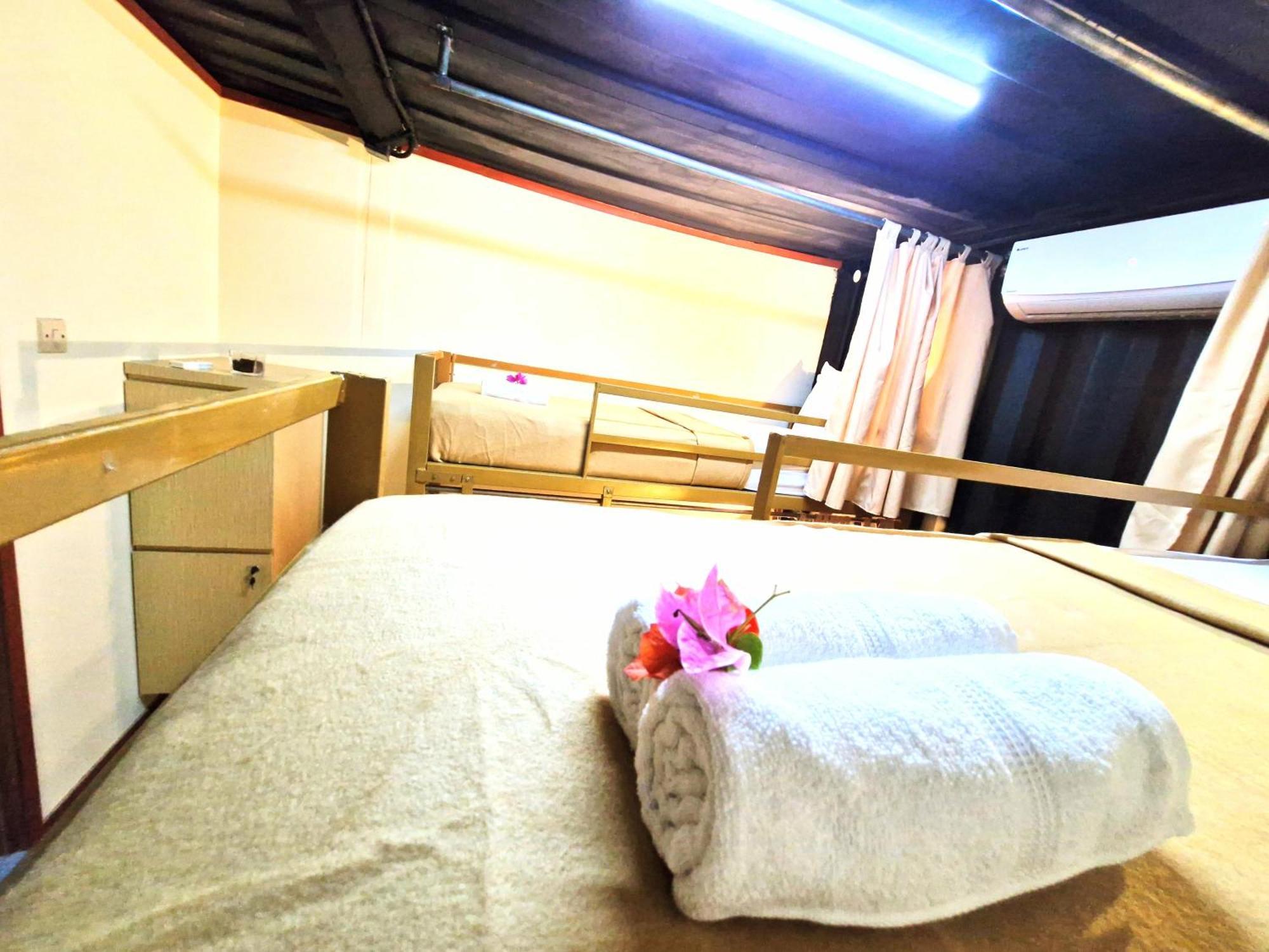 Karcof Container Hostel سينغيغي المظهر الخارجي الصورة