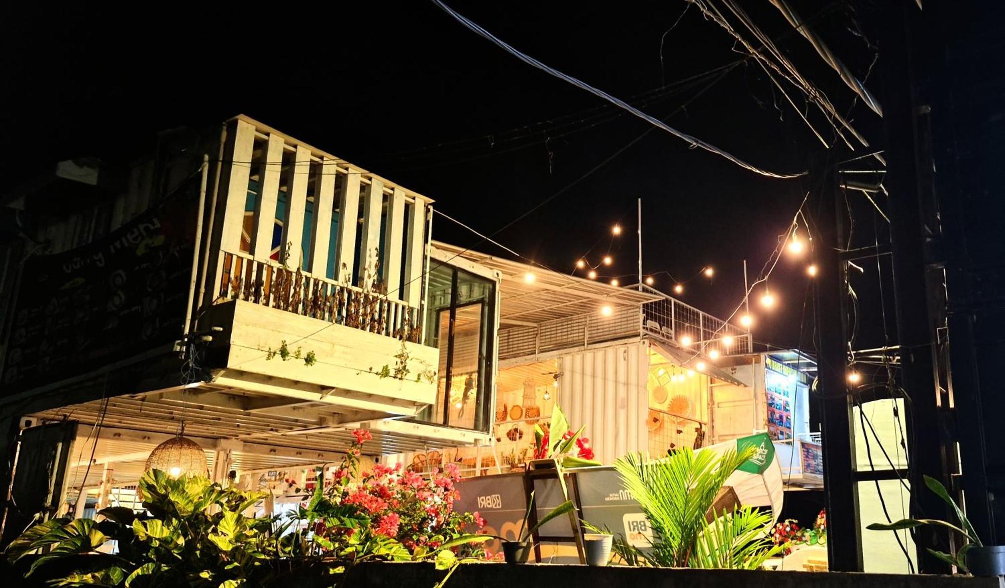 Karcof Container Hostel سينغيغي المظهر الخارجي الصورة
